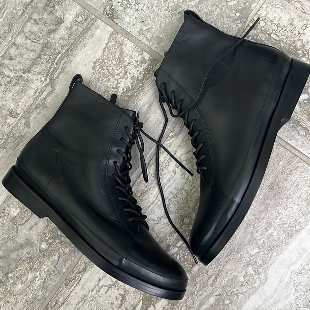 Vince Cooper Leather Lace-Up Bootie in Black, New, Size 7.5 - Picture 8 of 9